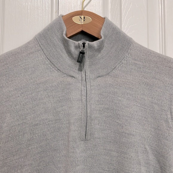 Jos A. Bank Men’s Light Gray Traveler Merino Wool Zip-Up Sweater - Picture 4 of 8